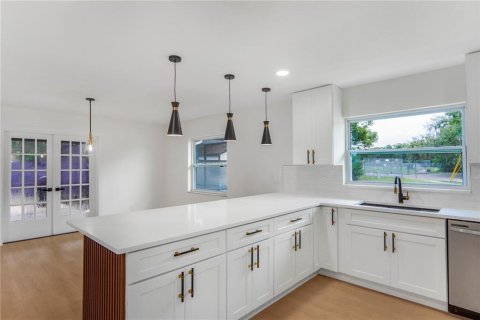 Villa ou maison à vendre à Longwood, Floride: 4 chambres, 201.04 m2 № 2410277 - photo 14