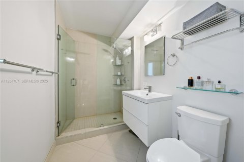 Condominio en venta en Miami Beach, Florida, 2 dormitorios, 84.82 m2 № 1992861 - foto 15