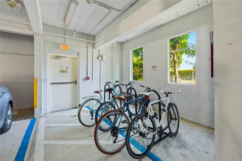 Condominio en venta en Miami Beach, Florida, 2 dormitorios, 84.82 m2 № 1992861 - foto 26