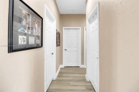 Villa ou maison à vendre à Miramar, Floride: 4 chambres, 174.47 m2 № 1955384 - photo 11