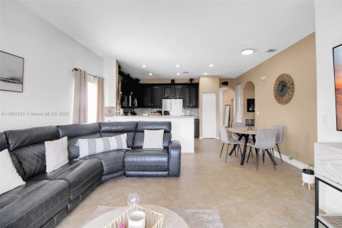 Villa ou maison à vendre à Miramar, Floride: 4 chambres, 174.47 m2 № 1955384 - photo 10