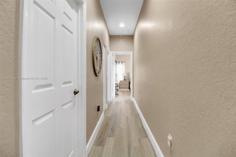 Villa ou maison à vendre à Miramar, Floride: 4 chambres, 174.47 m2 № 1955384 - photo 12