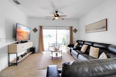 Villa ou maison à vendre à Miramar, Floride: 4 chambres, 174.47 m2 № 1955384 - photo 9