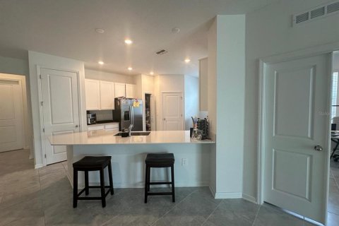 House in Davenport, Florida 4 bedrooms, 198.35 sq.m. № 1687864 - photo 11