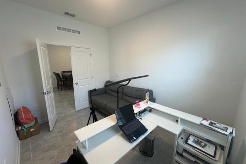 House in Davenport, Florida 4 bedrooms, 198.35 sq.m. № 1687864 - photo 20