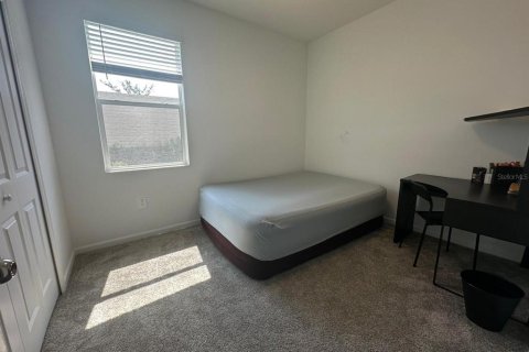 House in Davenport, Florida 4 bedrooms, 198.35 sq.m. № 1687864 - photo 23