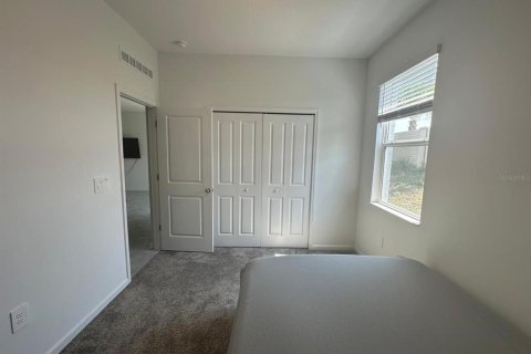 House in Davenport, Florida 4 bedrooms, 198.35 sq.m. № 1687864 - photo 24