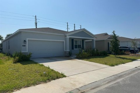 House in Davenport, Florida 4 bedrooms, 198.35 sq.m. № 1687864 - photo 2