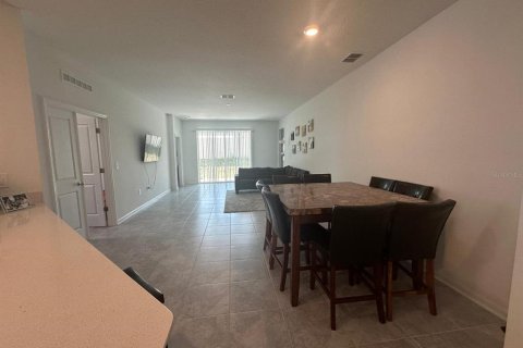 House in Davenport, Florida 4 bedrooms, 198.35 sq.m. № 1687864 - photo 16