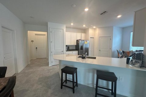 House in Davenport, Florida 4 bedrooms, 198.35 sq.m. № 1687864 - photo 10