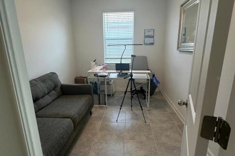 House in Davenport, Florida 4 bedrooms, 198.35 sq.m. № 1687864 - photo 19