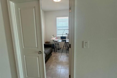 House in Davenport, Florida 4 bedrooms, 198.35 sq.m. № 1687864 - photo 18