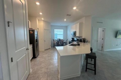 House in Davenport, Florida 4 bedrooms, 198.35 sq.m. № 1687864 - photo 9