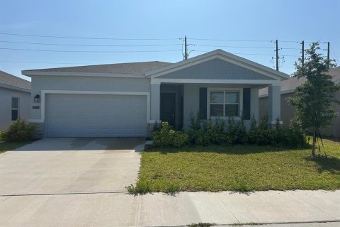 House in Davenport, Florida 4 bedrooms, 198.35 sq.m. № 1687864 - photo 1