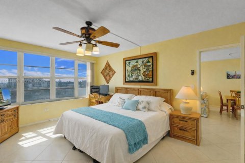 Condominio en venta en Hollywood, Florida, 1 dormitorio, 75.44 m2 № 2002397 - foto 17