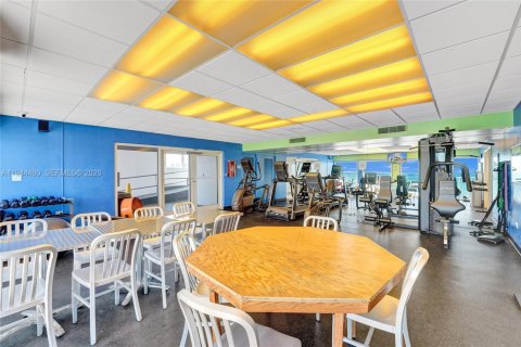 Condominio en venta en Hollywood, Florida, 1 dormitorio, 75.44 m2 № 2002397 - foto 28