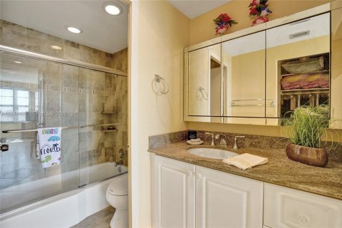 Condominio en venta en Hollywood, Florida, 1 dormitorio, 75.44 m2 № 2002397 - foto 19