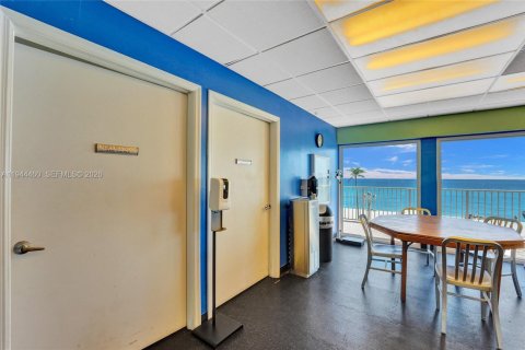 Condominio en venta en Hollywood, Florida, 1 dormitorio, 75.44 m2 № 2002397 - foto 29