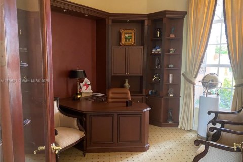 House in Palm Beach Gardens, Florida 3 bedrooms, 354.79 sq.m. № 1959089 - photo 7