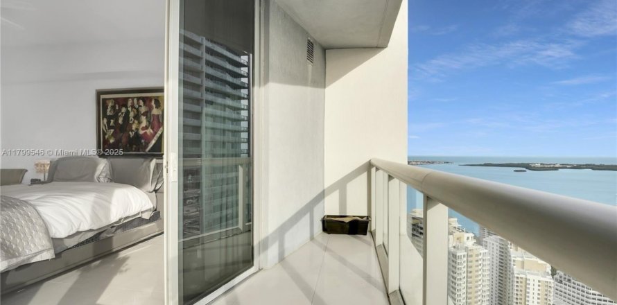 Condominio en Miami, Florida, 1 dormitorio № 1746164