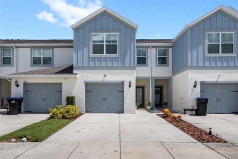 Townhouse in Orlando, Florida 3 bedrooms, 174.75 sq.m. № 1855562 - photo 1