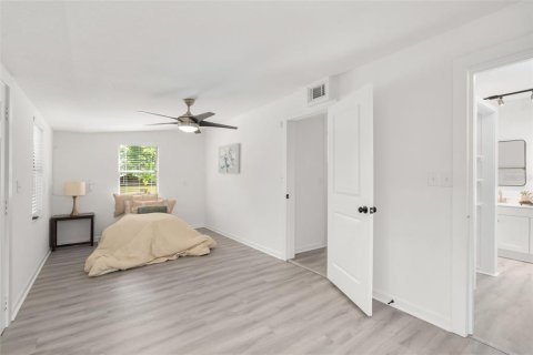 House in Alachua, Florida 3 bedrooms, 111.48 sq.m. № 1885229 - photo 17
