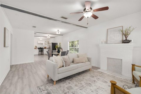 House in Alachua, Florida 3 bedrooms, 111.48 sq.m. № 1885229 - photo 6