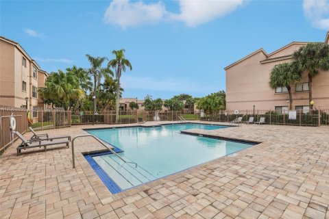 Condo in Davie, Florida, 1 bedroom  № 2370114 - photo 25