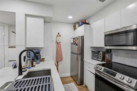 Condo in Davie, Florida, 1 bedroom  № 2370114 - photo 9