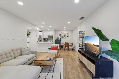 Condo in Davie, Florida, 1 bedroom  № 2370114 - photo 4