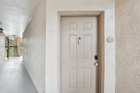 Condo in Davie, Florida, 1 bedroom  № 2370114 - photo 21