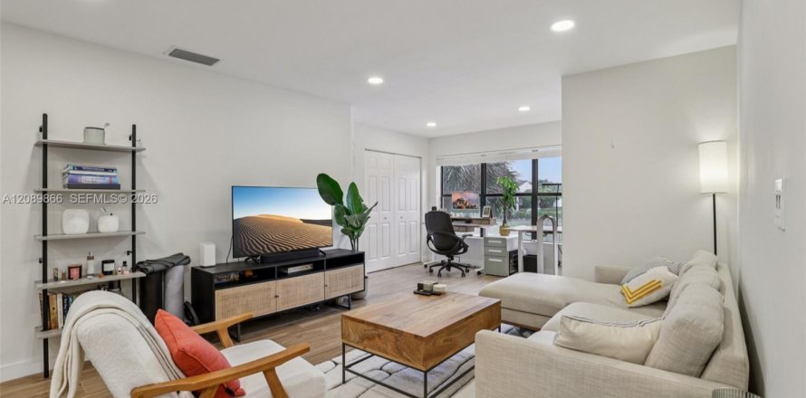 Condo in Davie, Florida, 1 bedroom  № 2370114