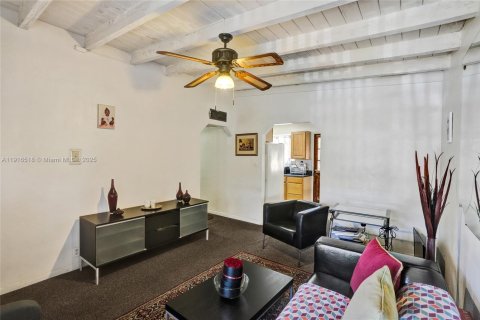 Villa ou maison à vendre à West Park, Floride: 3 chambres, 82.5 m2 № 1974052 - photo 11