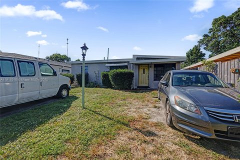 Villa ou maison à vendre à West Park, Floride: 3 chambres, 82.5 m2 № 1974052 - photo 21