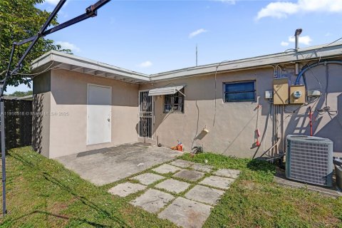 Villa ou maison à vendre à West Park, Floride: 3 chambres, 82.5 m2 № 1974052 - photo 22