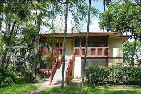 Condominio en alquiler en Lauderhill, Florida, 1 dormitorio, 55.74 m2 № 1975285 - foto 2