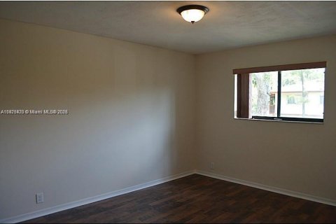 Condominio en alquiler en Lauderhill, Florida, 1 dormitorio, 55.74 m2 № 1975285 - foto 7