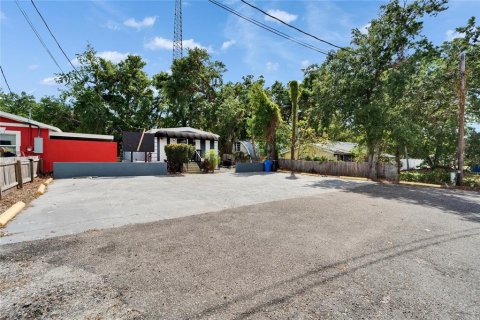 Commercial property in Brandon, Florida 170.2 sq.m. № 1615875 - photo 9