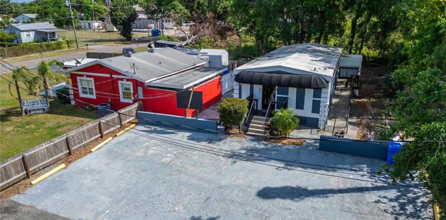 Commercial property in Brandon, Florida 170.2 sq.m. № 1615875