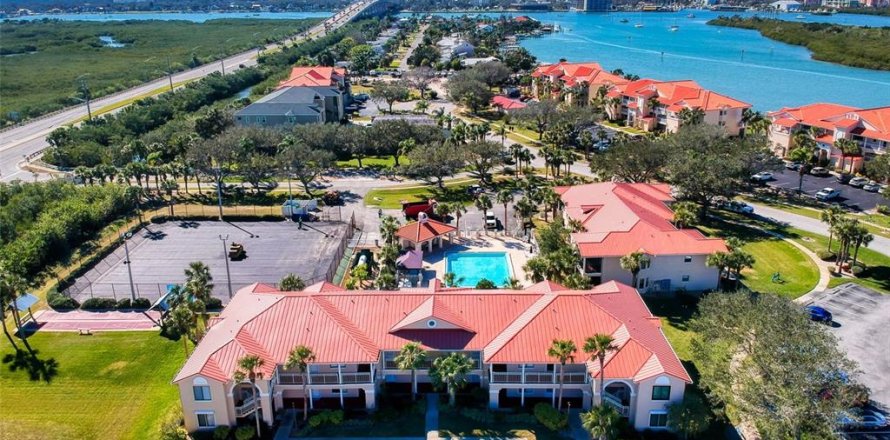 Condo à New Smyrna Beach, Floride, 3 chambres № 1561674