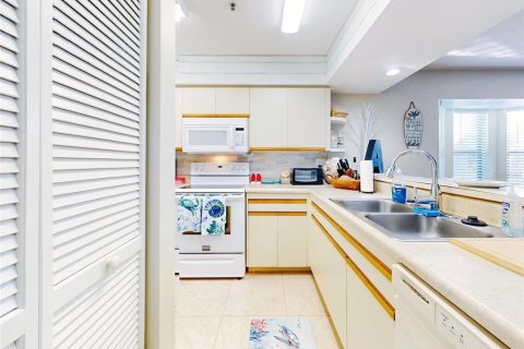 Снять в аренду кондоминиум в Нью-Смирна-Бич, Флорида 1 комната, 117.34м2, № 1561674 - фото 12