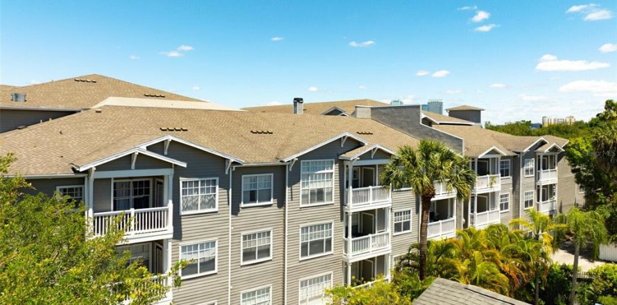 Condominio en Tampa, Florida, 1 dormitorio № 1886683