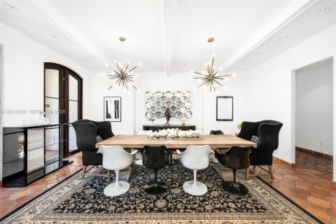 Villa ou maison à vendre à Miami, Floride: 10 chambres, 796.45 m2 № 2076098 - photo 11