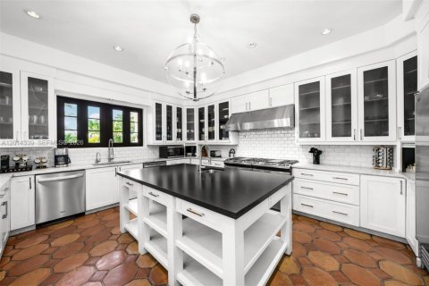 Villa ou maison à vendre à Miami, Floride: 10 chambres, 796.45 m2 № 2076098 - photo 7