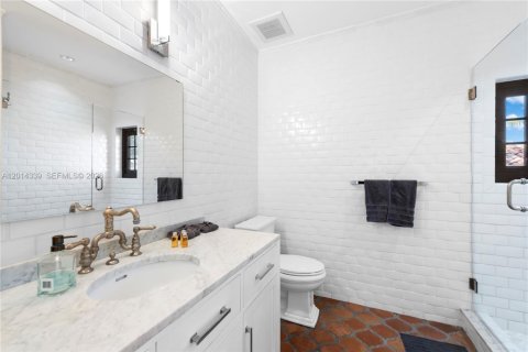 Villa ou maison à vendre à Miami, Floride: 10 chambres, 796.45 m2 № 2076098 - photo 25