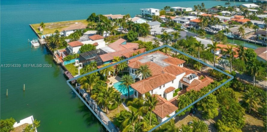 Villa ou maison à Miami, Floride 10 chambres, 796.45 m2 № 2076098