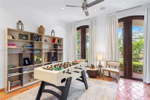 Villa ou maison à vendre à Miami, Floride: 10 chambres, 796.45 m2 № 2076098 - photo 15