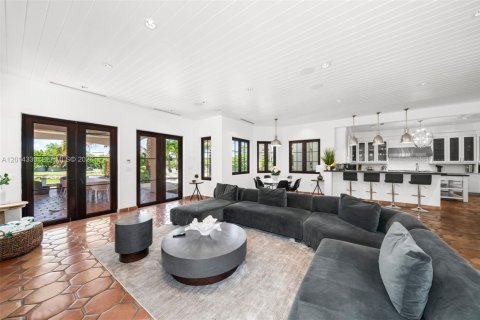 Villa ou maison à vendre à Miami, Floride: 10 chambres, 796.45 m2 № 2076098 - photo 5