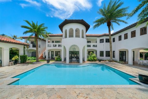 Villa ou maison à vendre à Miami, Floride: 10 chambres, 796.45 m2 № 2076098 - photo 30