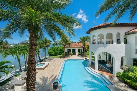 Villa ou maison à vendre à Miami, Floride: 10 chambres, 796.45 m2 № 2076098 - photo 3